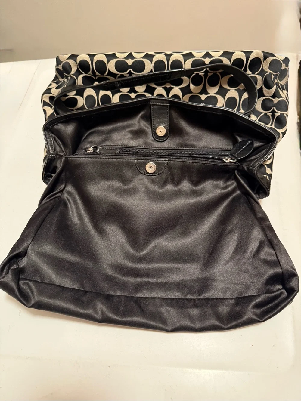 Coach Penelope Black grey Logo Shoulder Bag with Turn-Lock Front Pocket
